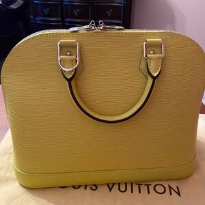💯 Authentic Louis Vuitton Alma Epi
Leather Handbag in Yellow PM size